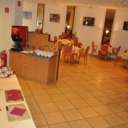 Trip Inn Hotel Frankfurt Airport Russelsheim Bagian luar foto