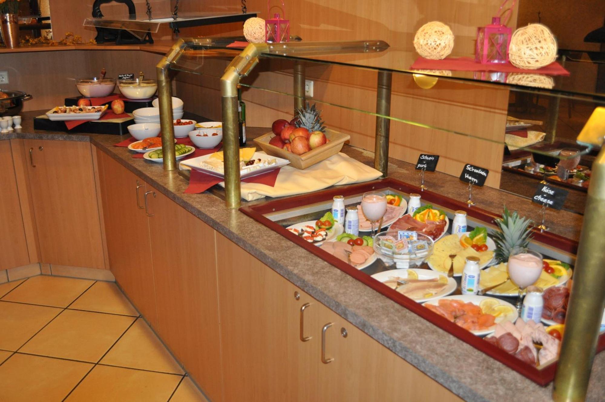 Trip Inn Hotel Frankfurt Airport Russelsheim Bagian luar foto
