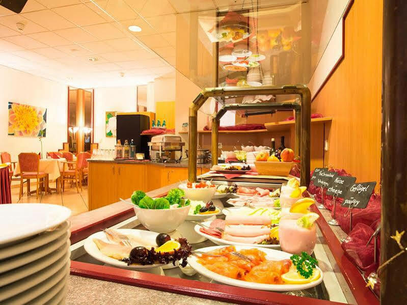 Trip Inn Hotel Frankfurt Airport Russelsheim Bagian luar foto
